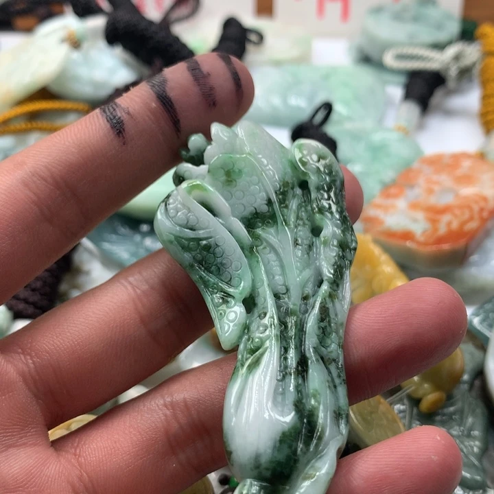 颈饰未镶嵌翡翠保真天然a货翡翠