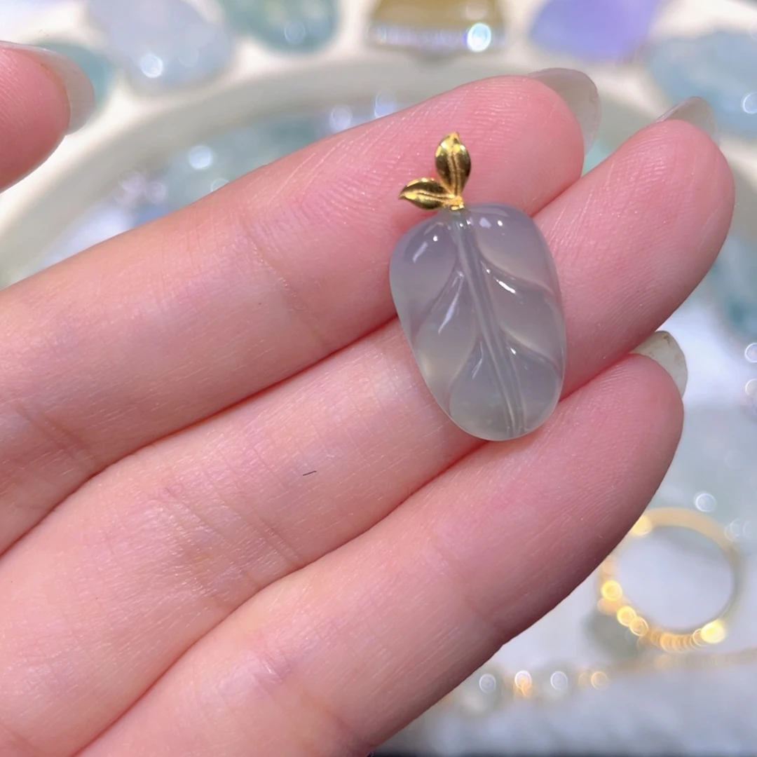 翡翠18K金镶嵌颈饰翡翠