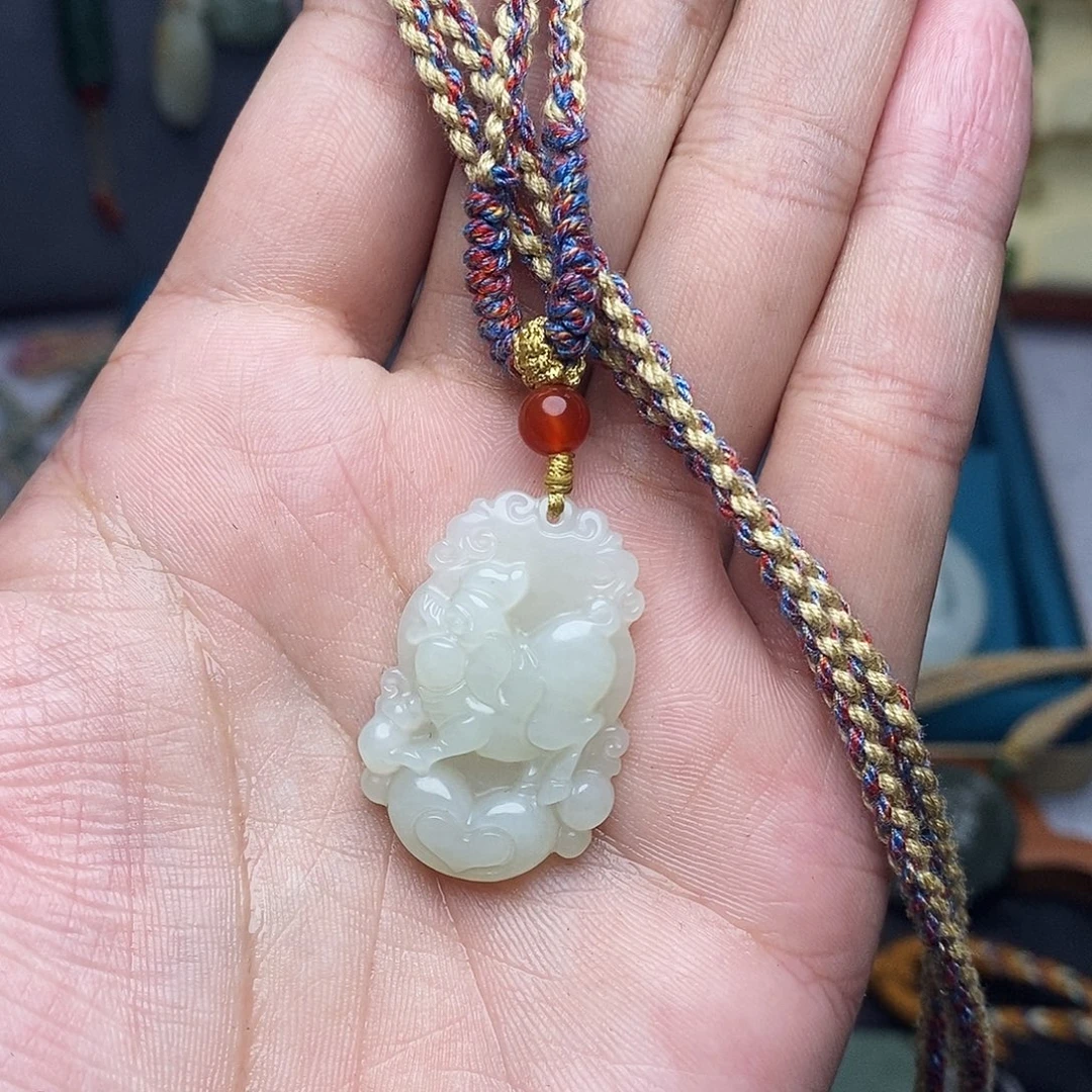 和田玉未镶嵌颈饰