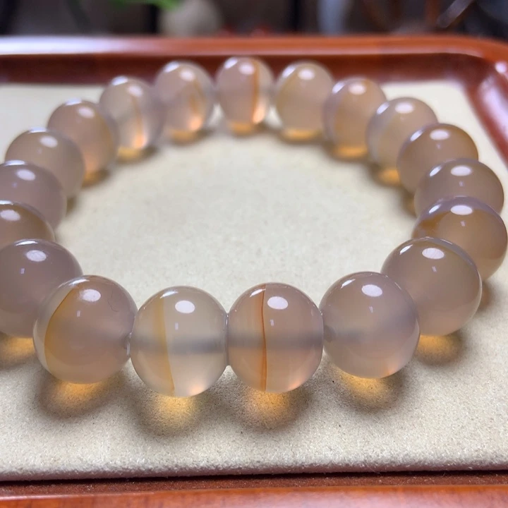 玛瑙/玉髓手串未镶嵌白冰俏色一线天