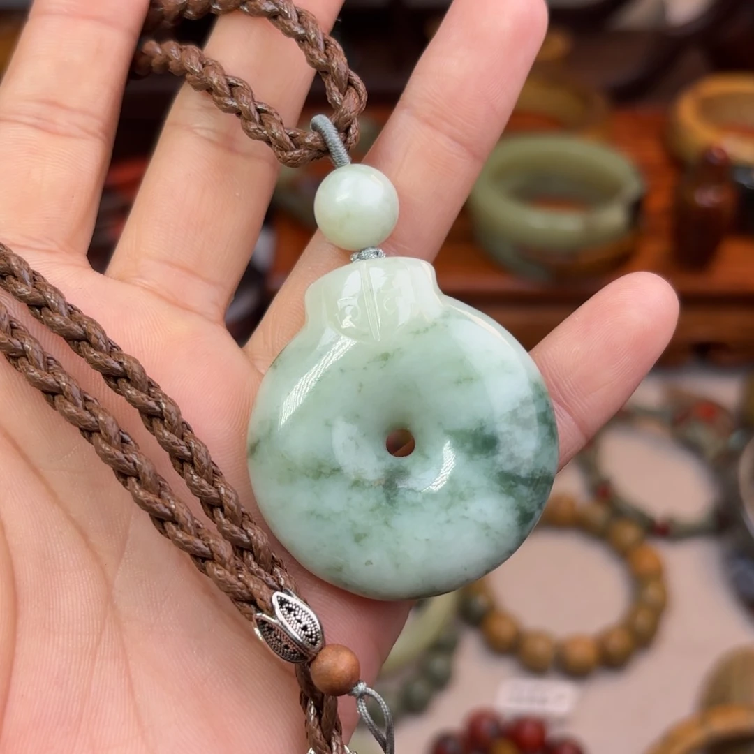 和田玉手链未镶嵌微****央