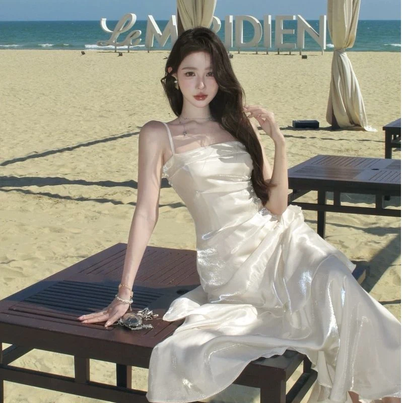 轻熟风气质名媛淑女连衣裙夏季2025新款吊带荷叶边长裙生日裙礼服