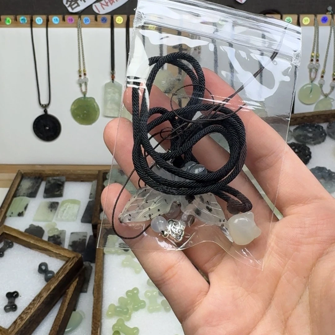 蛇纹石玉吊坠未镶嵌晗*