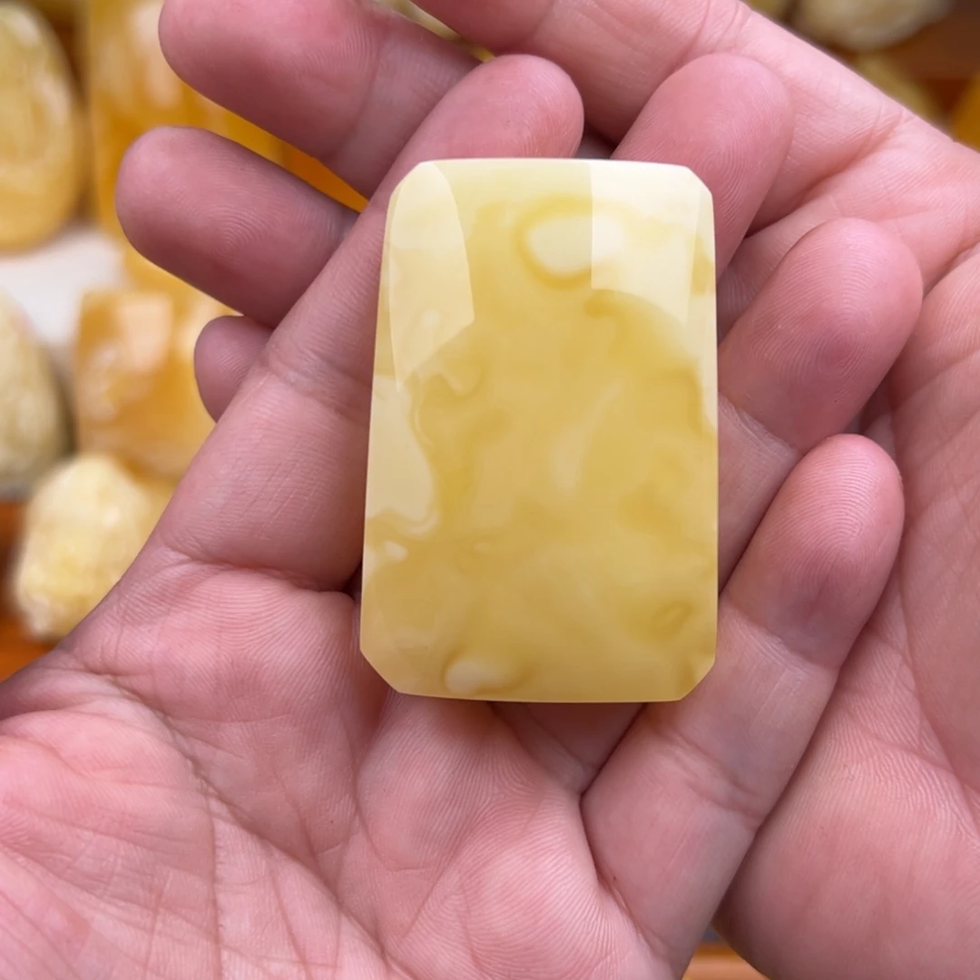 琥珀颈饰未镶嵌纯天然蜜蜡