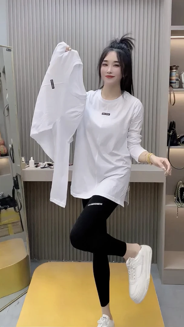 欧货简约小标侧开叉上衣女秋季2025新款韩系显瘦中长款长袖T恤