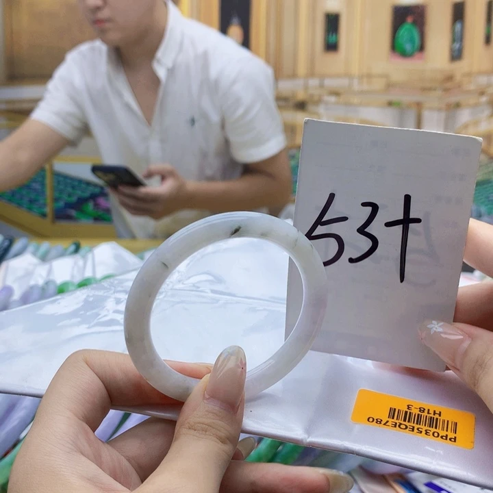 翡翠未镶嵌手镯000……