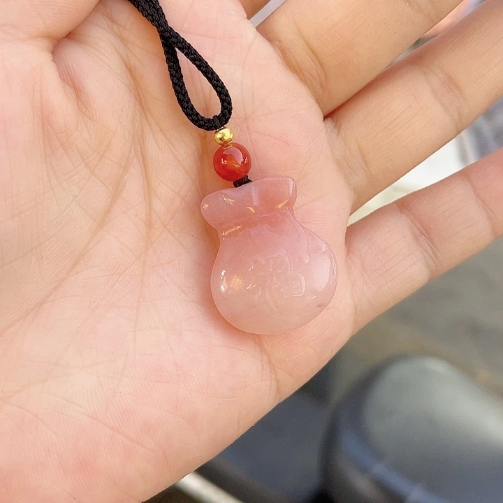 石英质玉颈饰未镶嵌