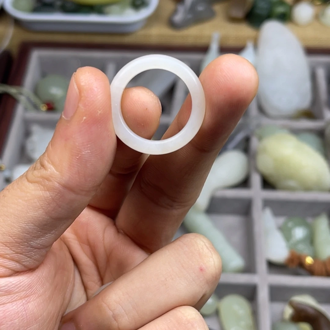 清***珞和田玉未镶嵌颈饰