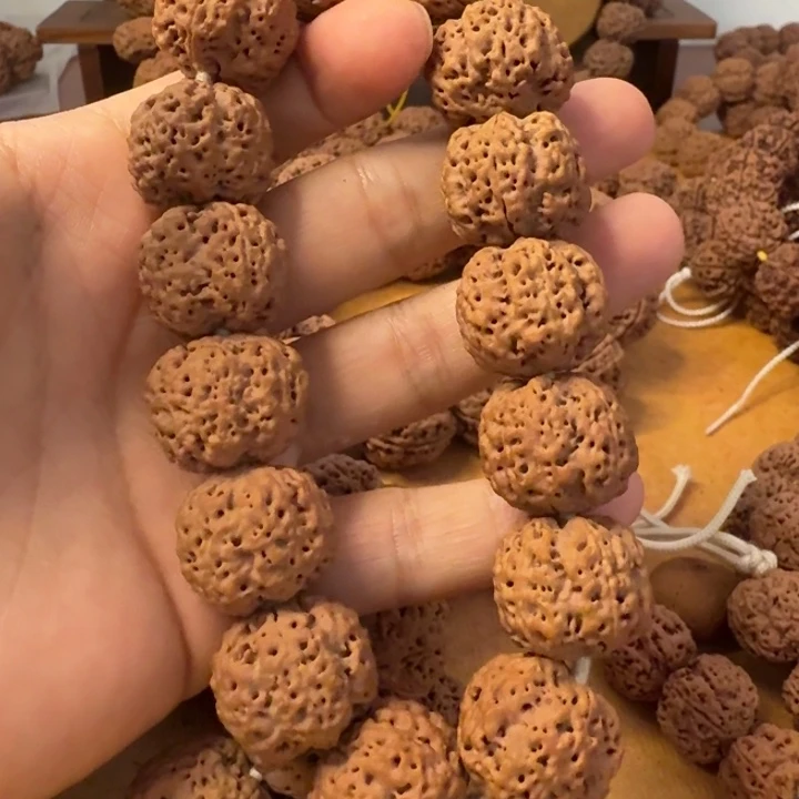 抖***你吊坠金刚菩提尼泊尔大金刚