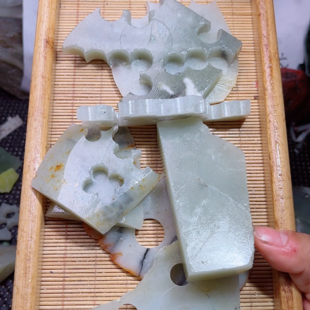 未镶嵌和田玉（子料）挂件厉*