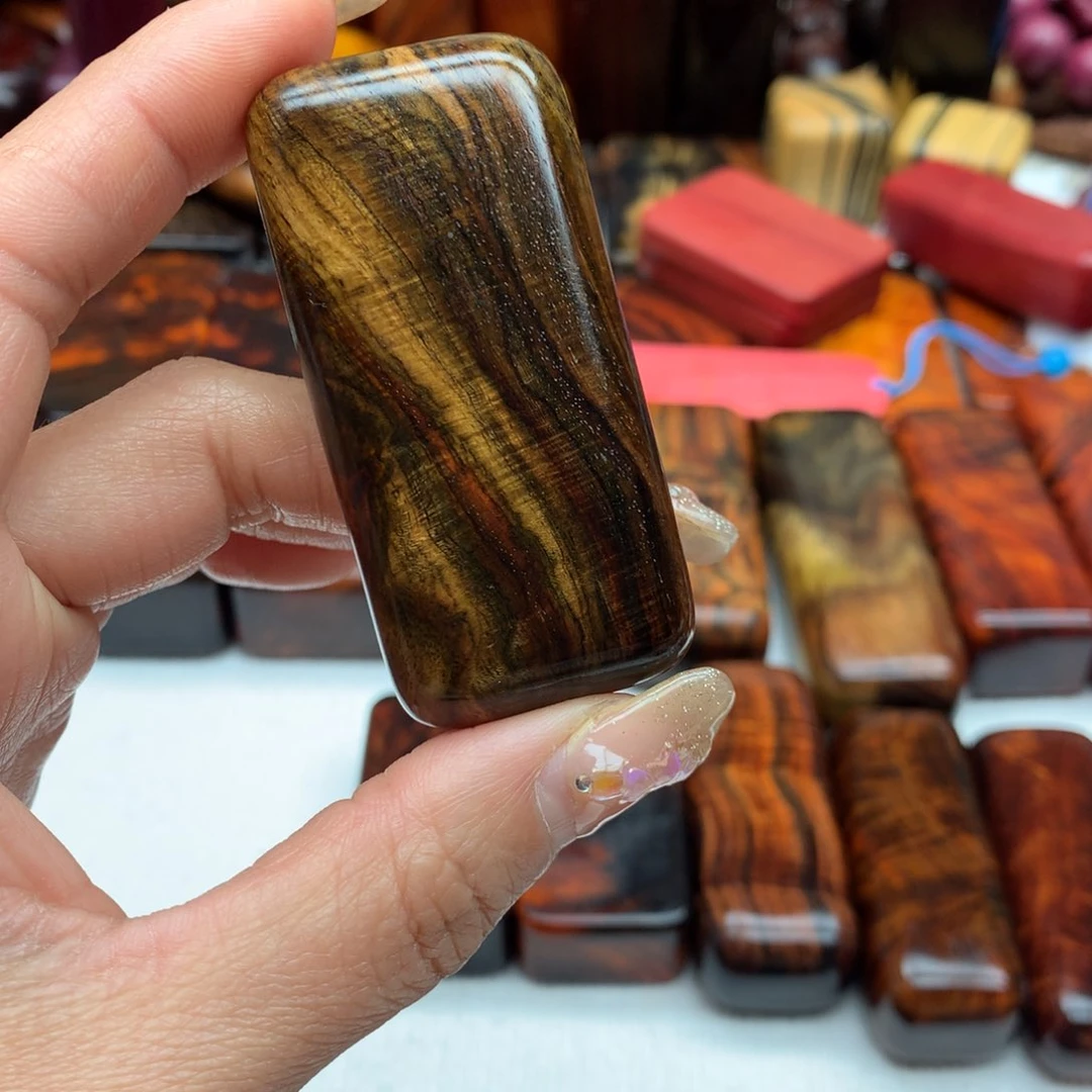 交趾黄檀（大红酸枝）鉤*