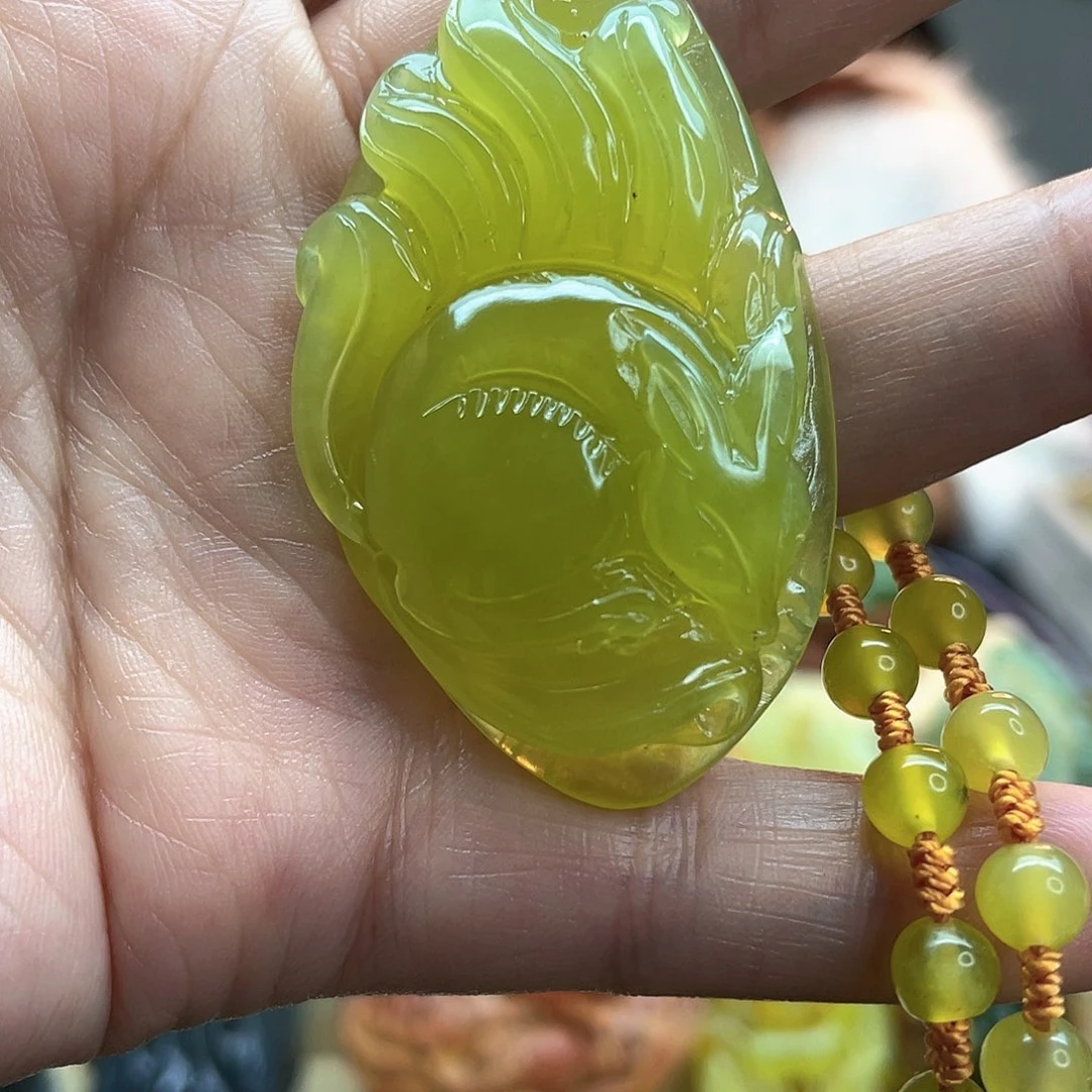 蛇纹石玉颈饰未镶嵌