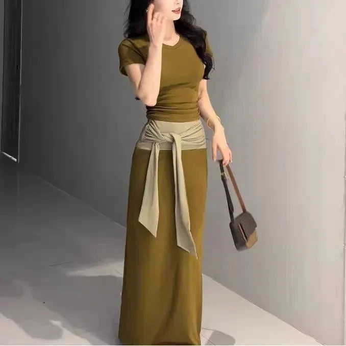 时尚套装撞色拼接腰头系带时髦半身裙纯色打底小上衣两件套