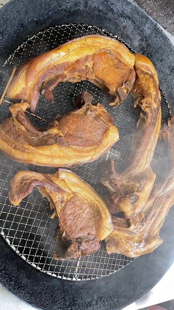 特色美食米熏小猪肉 熏肺 各类熏味