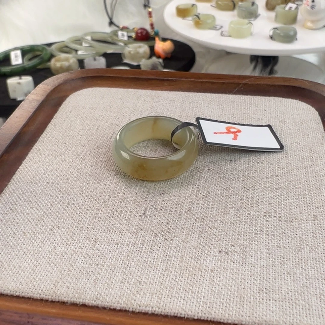 和田玉未镶嵌戒指w68飘糖轮胎16.8不退换