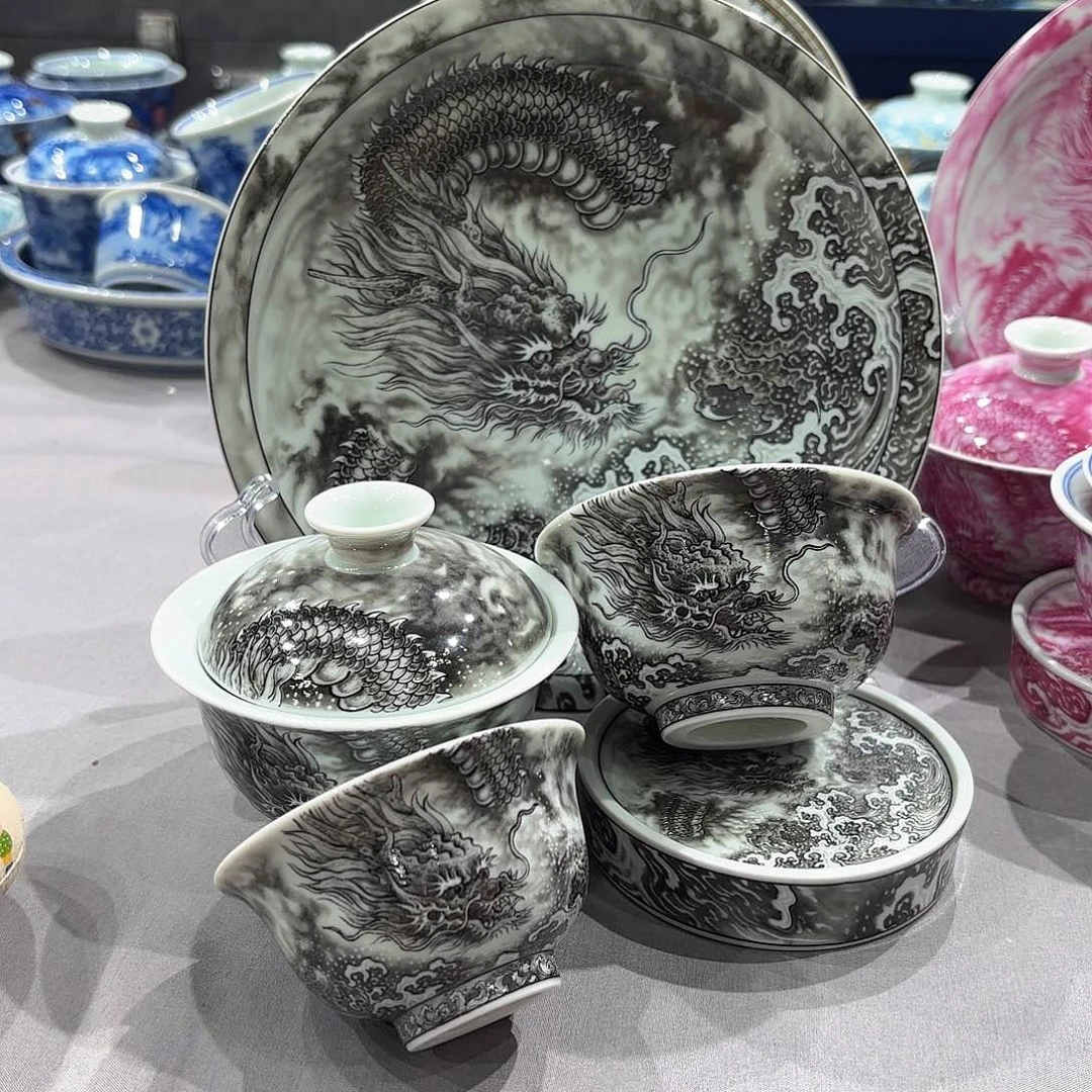 瓷片景德镇瓷器精品陈列