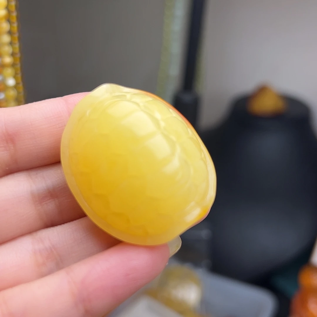 蜜蜡未镶嵌颈饰富甲天下