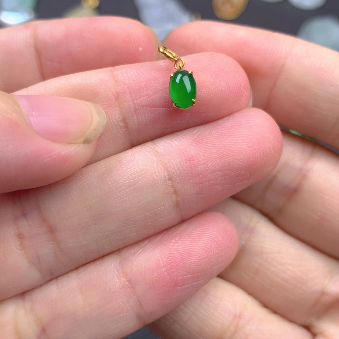 【闪购商品】颈饰18K金镶嵌翡翠翡翠