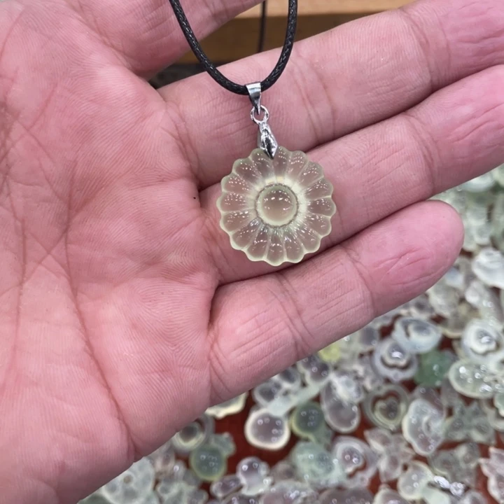 蛇纹石玉合金颈饰