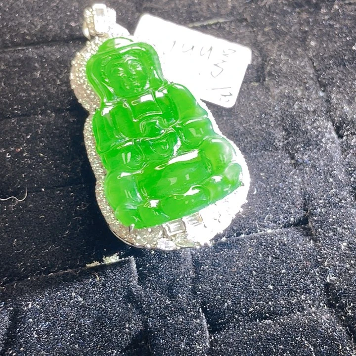 翡翠未镶嵌颈饰2，