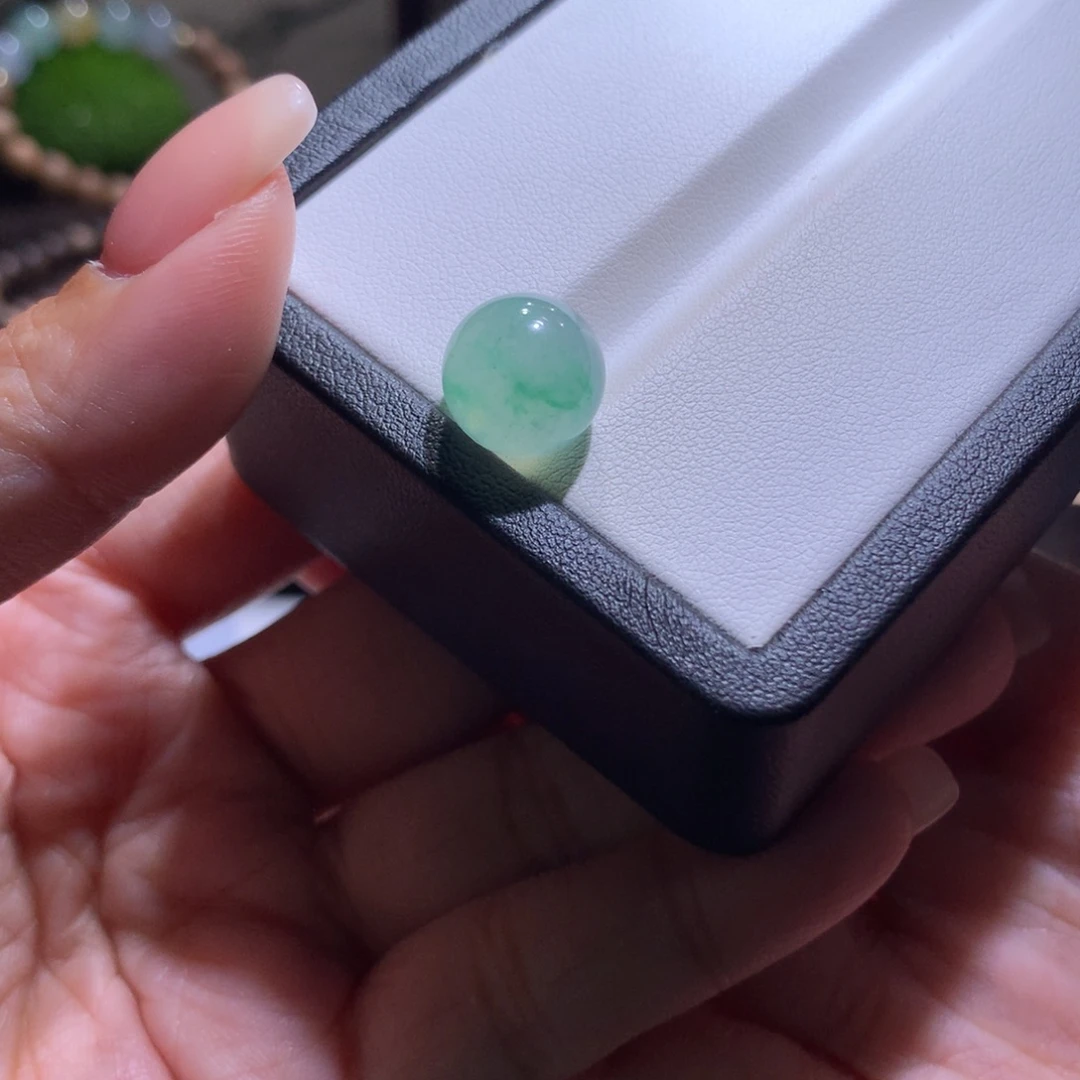 翡翠散珠特价金丝阳绿卡11.9