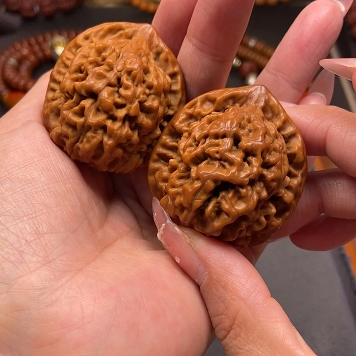 文玩核桃吊坠菩提