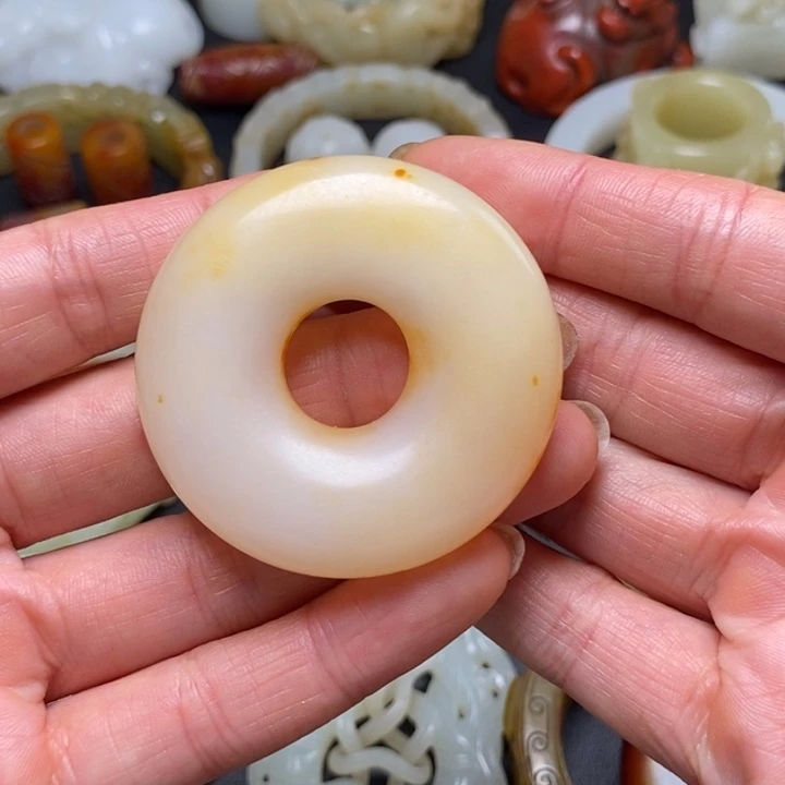 欣***诺和田玉未镶嵌挂件