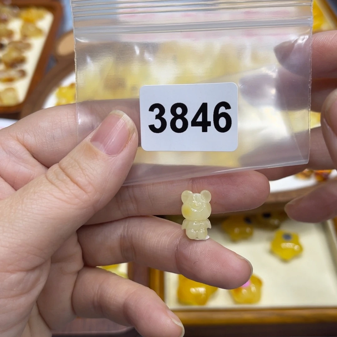 琥珀珠宝奇石未镶嵌