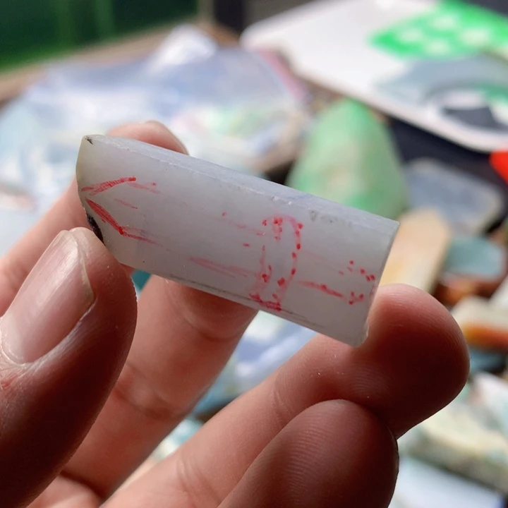 颈饰未镶嵌翡翠材料