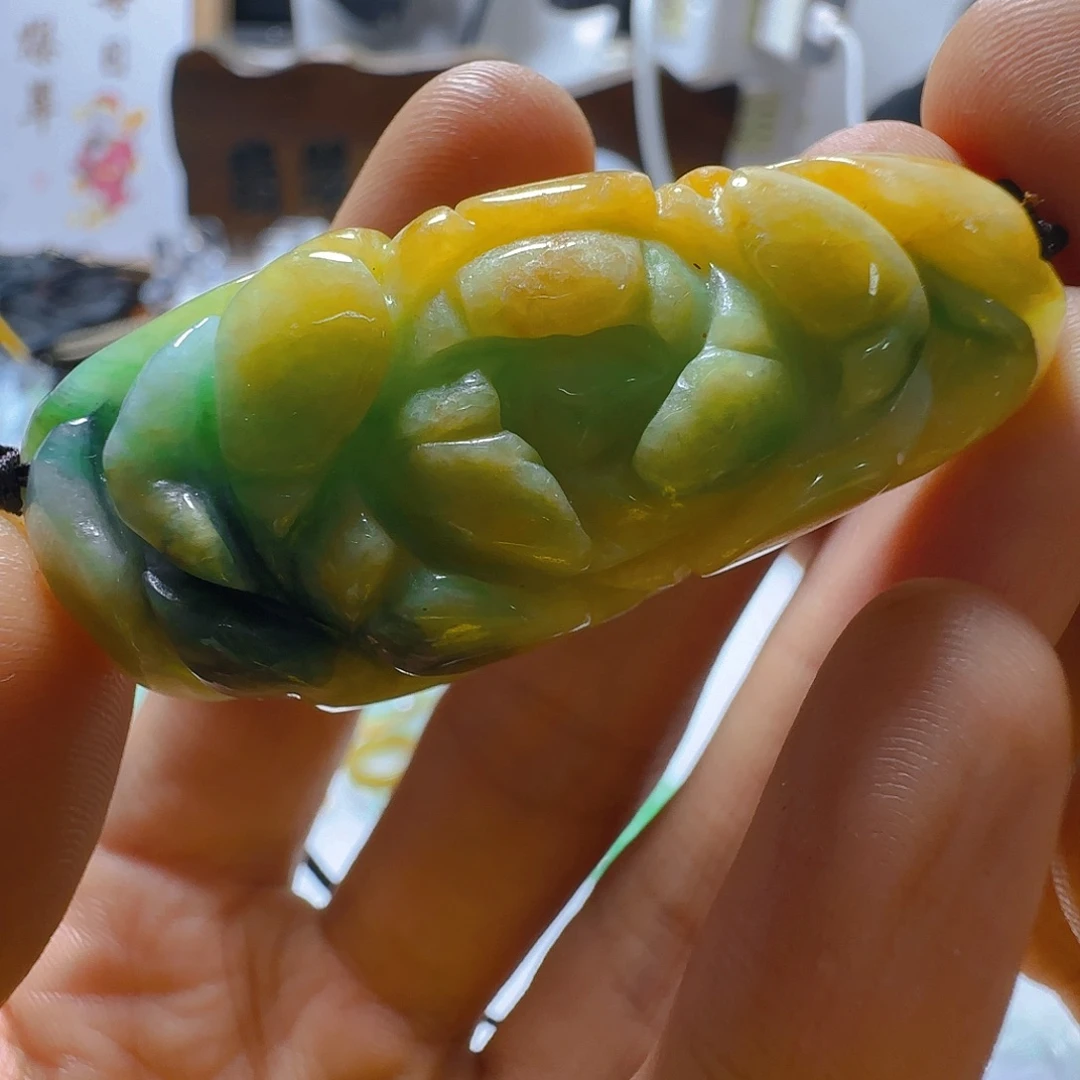 翡翠未镶嵌颈饰翡翠99