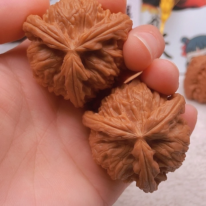 吊坠文玩核桃天****?三棱