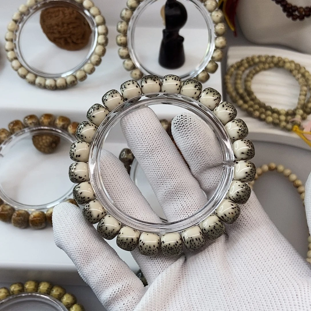 李***师星月菩提手串10绿背河豚91