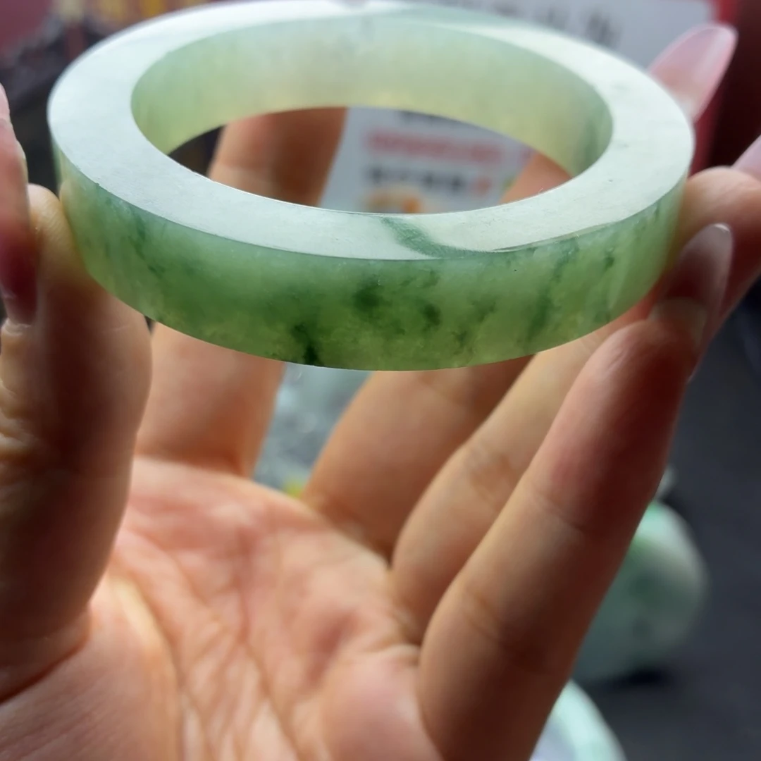 雪***h定制翡翠未镶嵌缅A翡翠多样性发一