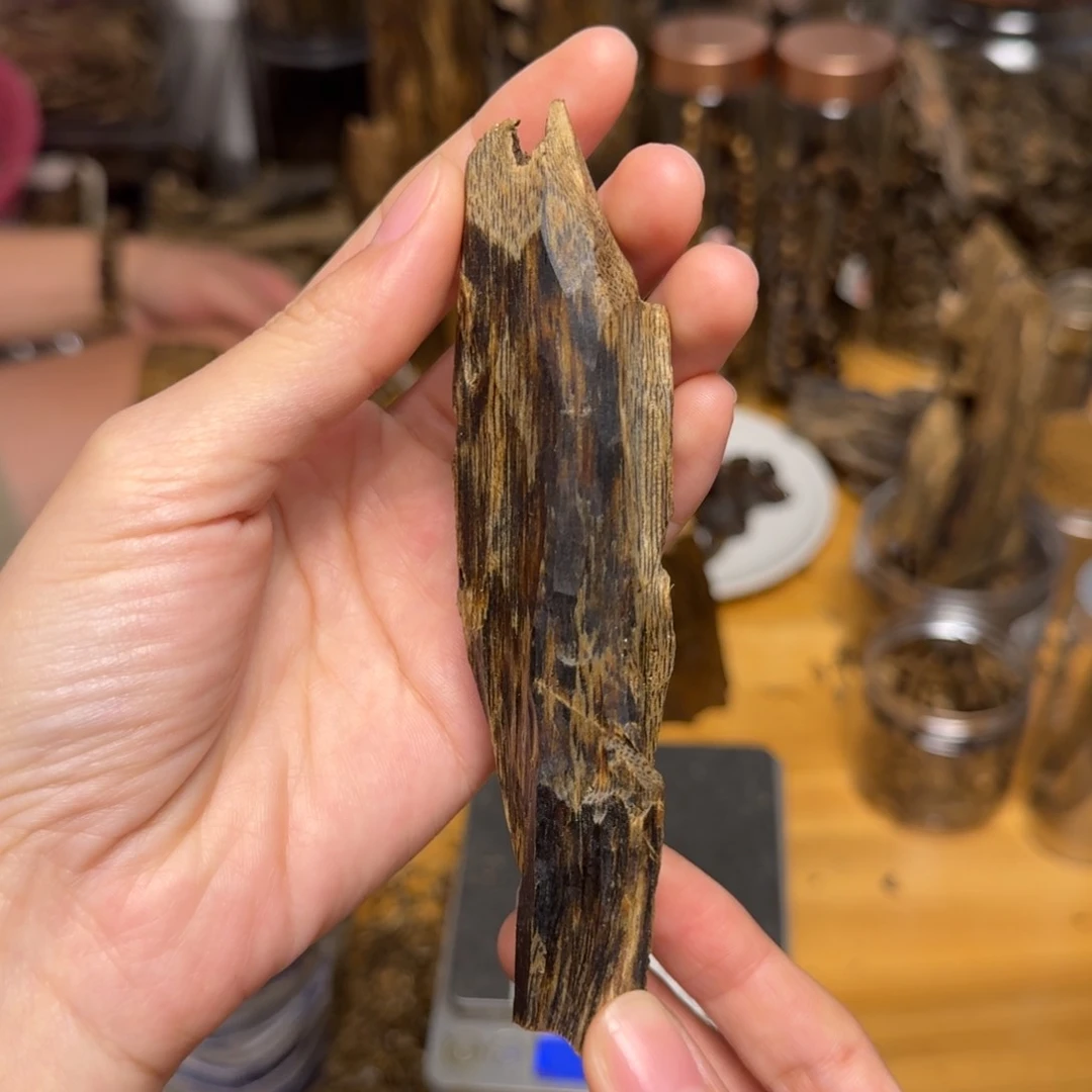 沉香碎屑沉香白棋块料20克