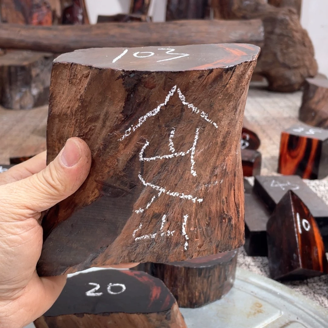 交趾黄檀（大红酸枝）