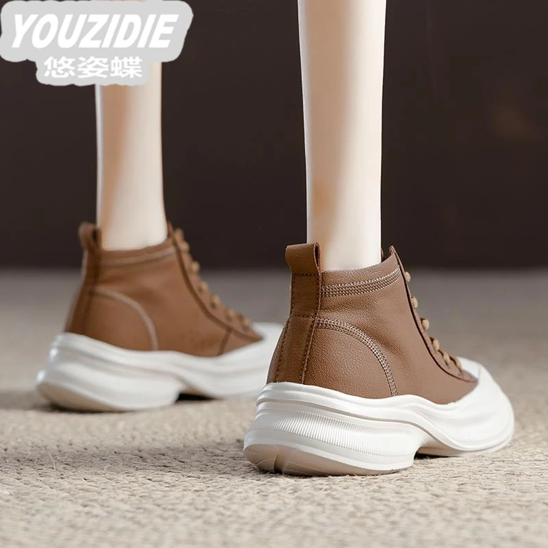 轻奢轻便透气加绒增高百搭高帮鞋女2025时尚新款秋冬休闲舒适板鞋
