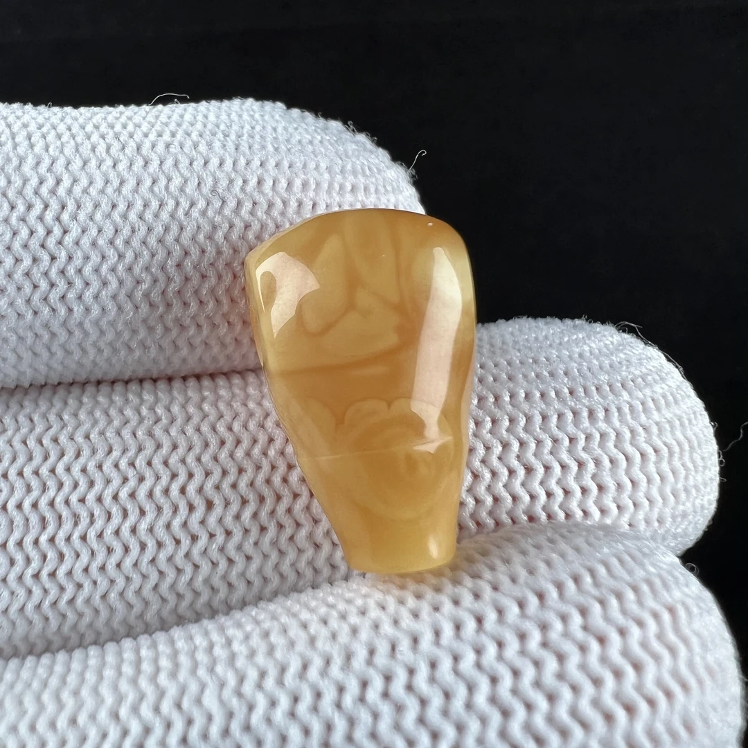 J6981天然原矿蜜蜡 老蜡三通 11.5*19mm 100克价