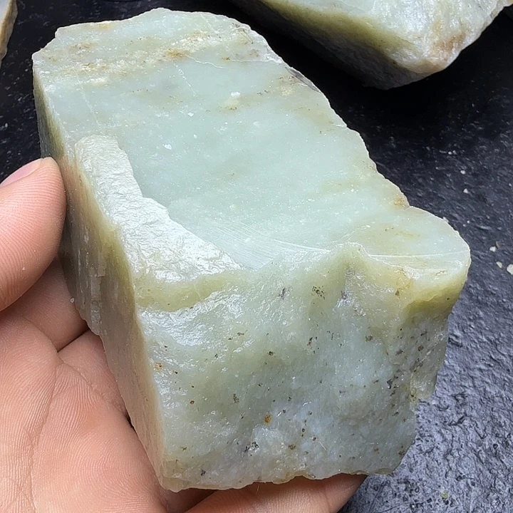 和田玉（糖玉）未镶嵌珠宝奇石