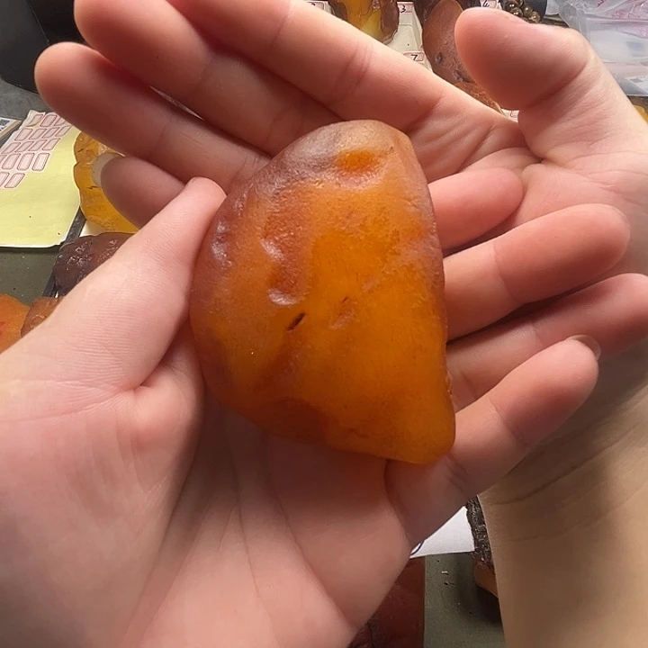 徐***徐未镶嵌定制琥珀纯天然蜜蜡吊坠