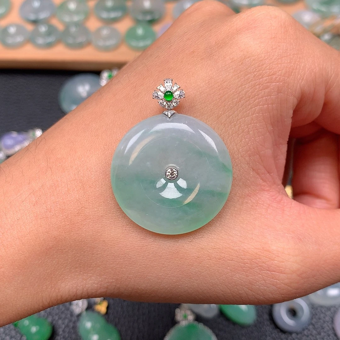 吊坠(赠链)18K金镶嵌翡翠