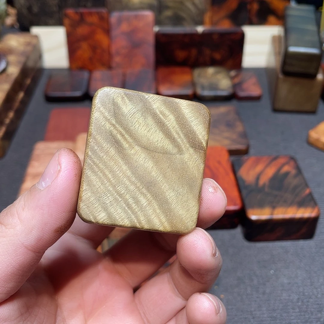 檀香紫檀（小叶紫檀）L***L