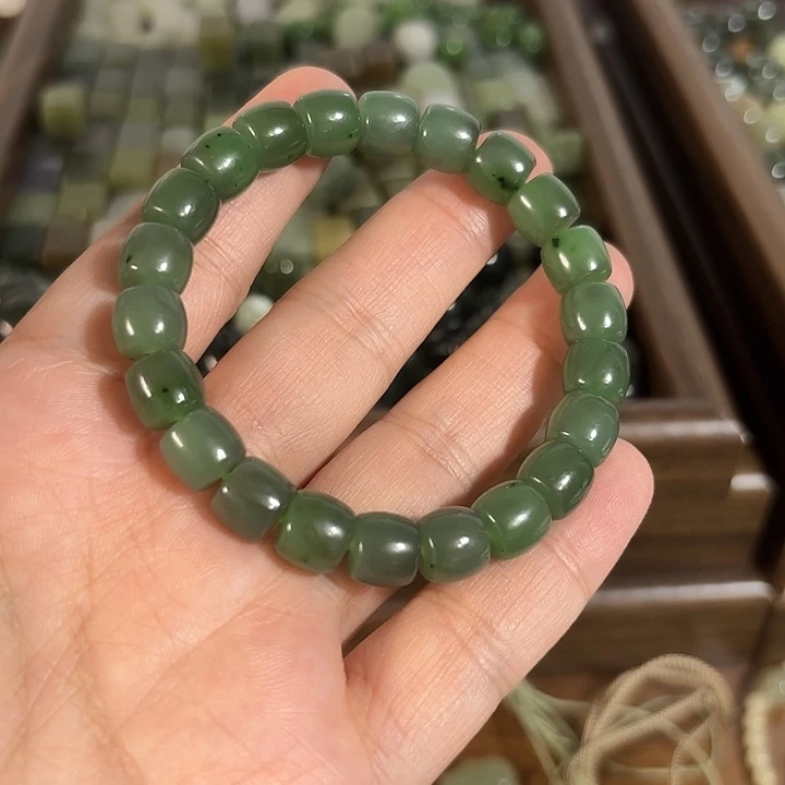 透闪石质玉未镶嵌手链