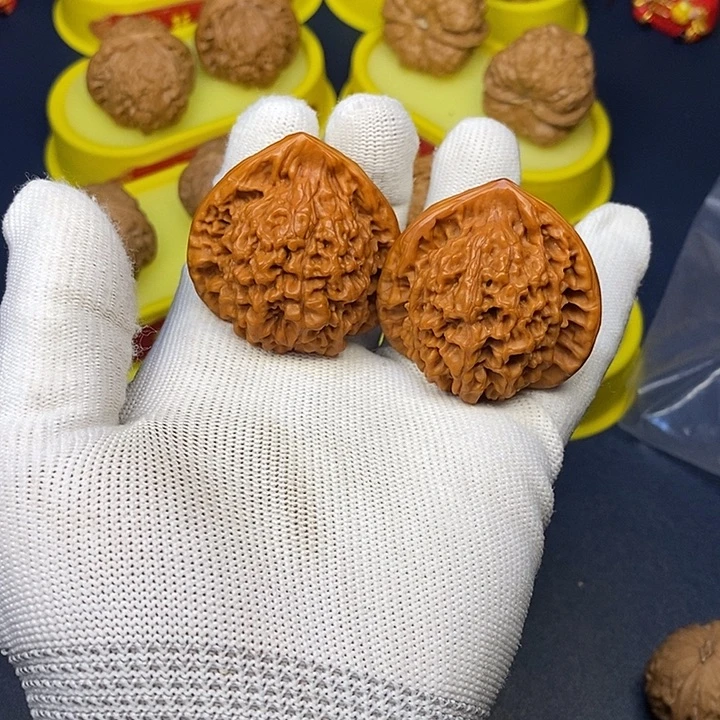 文玩核桃吊坠麒麟文官帽