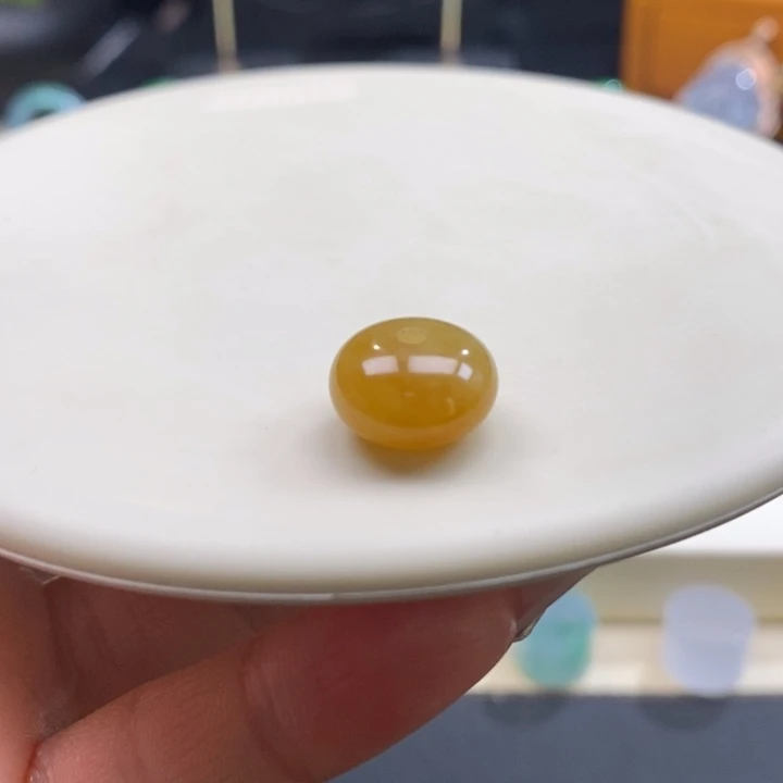 翡翠吊坠(不含链)未镶嵌翡翠满黄翡鼓珠