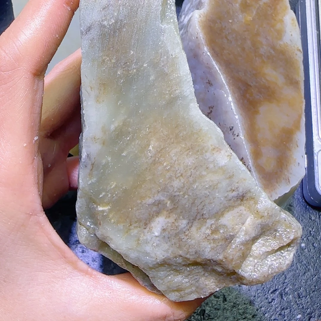 和田玉未镶嵌珠宝半成品