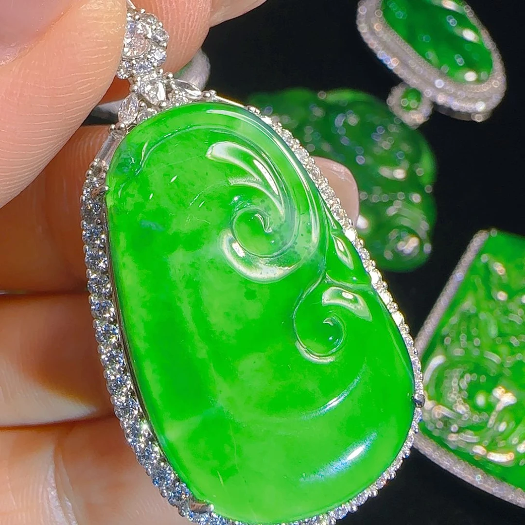 翡翠吊坠(赠链)银S925镶嵌