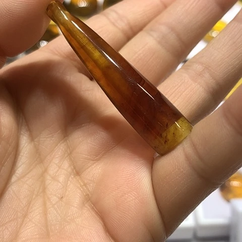 琥珀裸石未镶嵌烟嘴