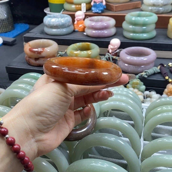 未镶嵌手镯石英岩玉