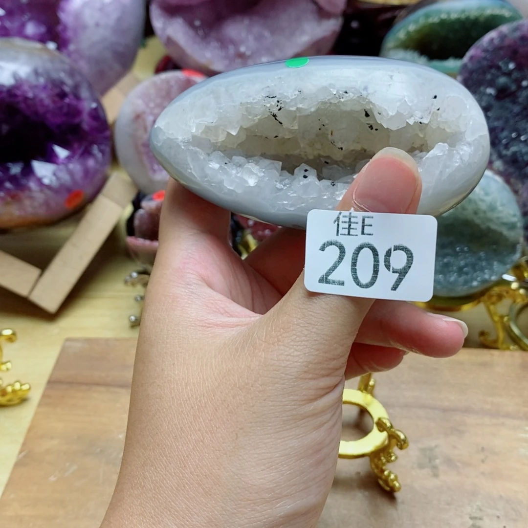 未镶嵌水晶大型摆件（非配饰）