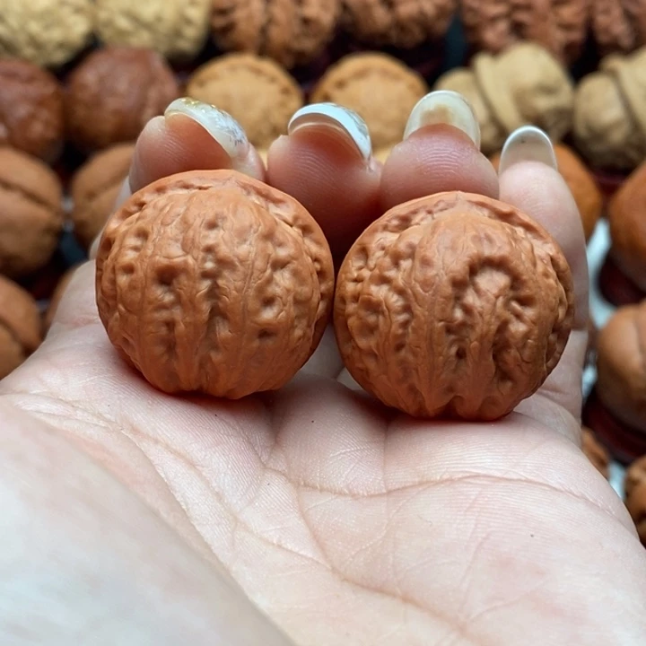 立****核桃精品文玩核桃手捻玉石方樽